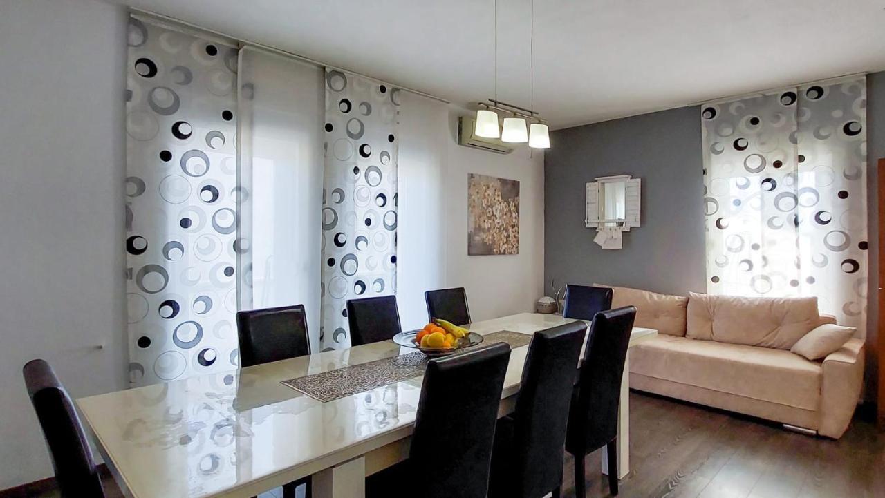 3 Bedrooms Apartman Dmt Kaštela Extérieur photo